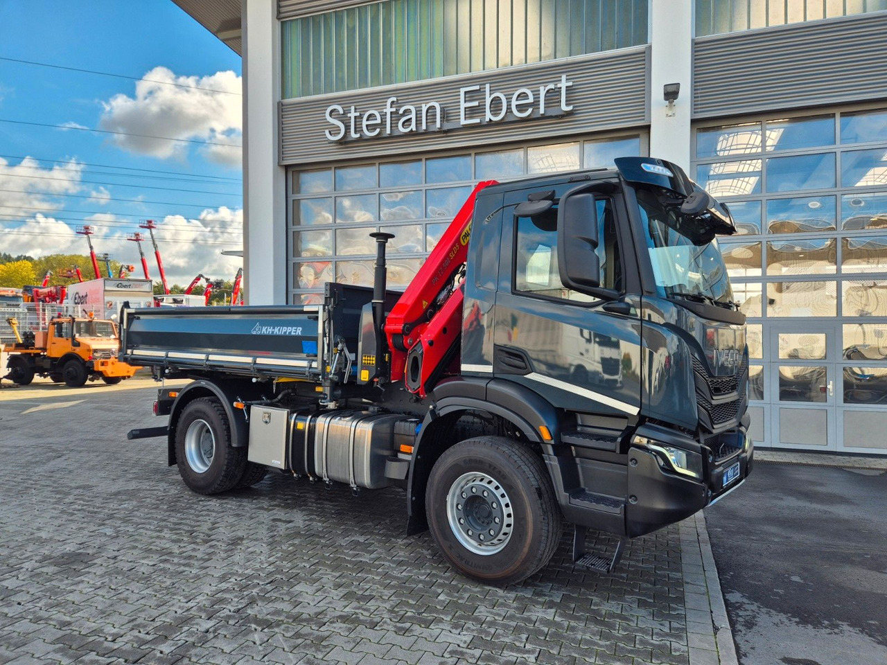 Iveco AD200X46/P HR OFF Palfinger PK 12.501 Funk AHK - Tipper, Crane truck: picture 5 Iveco AD200X46/P HR OFF Palfinger PK 12.501 Funk AHK - Tipper, Crane truck: picture 5