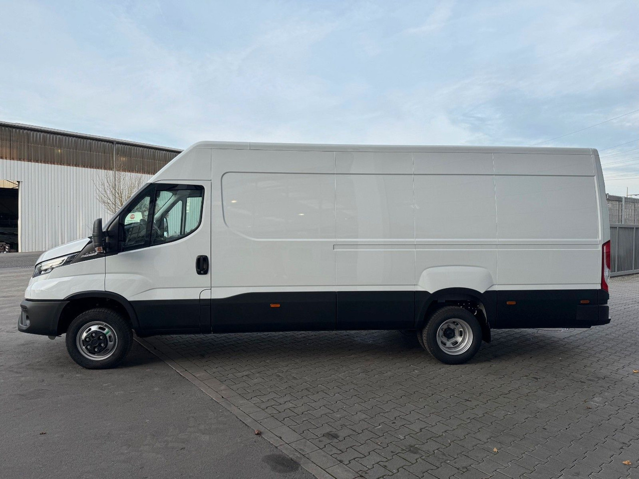 Iveco Daily 35C21 HA8 *R4.100mm*AHK*LED*Automatik* - Panel van: picture 5 Iveco Daily 35C21 HA8 *R4.100mm*AHK*LED*Automatik* - Panel van: picture 5