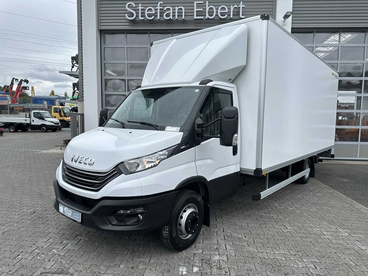 Iveco Daily 70C18 HA8 *R5.100mm*LBW*Luft*Automatik* - Box van: picture 1 Iveco Daily 70C18 HA8 *R5.100mm*LBW*Luft*Automatik* - Box van: picture 1