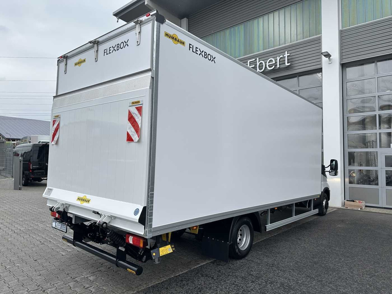 Iveco Daily 70C18 HA8 *R5.100mm*LBW*Luft*Automatik* - Box van: picture 5 Iveco Daily 70C18 HA8 *R5.100mm*LBW*Luft*Automatik* - Box van: picture 5