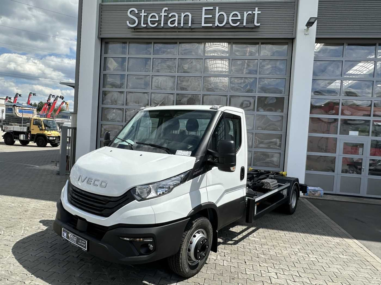 Iveco Daily 70C18 *R4100mm*Automatik*2xAHK*Luft* - Hook lift truck: picture 1 Iveco Daily 70C18 *R4100mm*Automatik*2xAHK*Luft* - Hook lift truck: picture 1