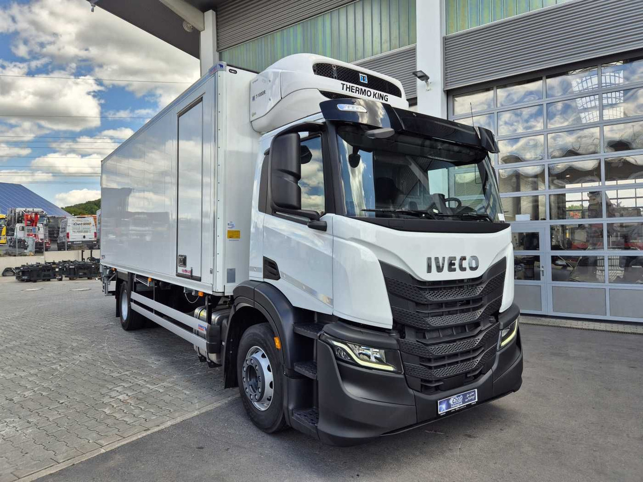 Iveco S-Way AD190S40/FP ThermoKing T-1000R LBW Tür AHK - Refrigerator truck: picture 2 Iveco S-Way AD190S40/FP ThermoKing T-1000R LBW Tür AHK - Refrigerator truck: picture 2