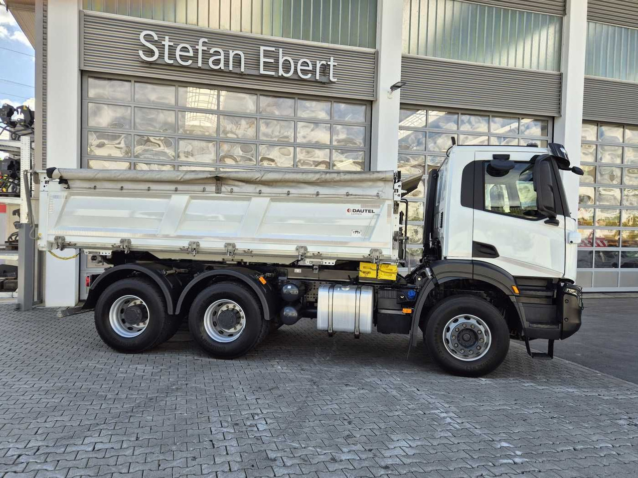 Iveco X-Way AD300X48Z HR 6x4 Intarder Bordmatic Kamera - Tipper: picture 5 Iveco X-Way AD300X48Z HR 6x4 Intarder Bordmatic Kamera - Tipper: picture 5