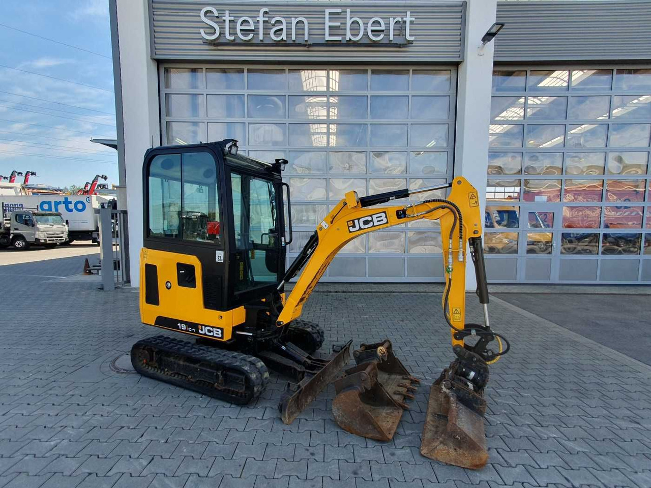 JCB 19C-1 / 528h / 2022 / Powertilt / Löffelpaket - Mini excavator: picture 1 JCB 19C-1 / 528h / 2022 / Powertilt / Löffelpaket - Mini excavator: picture 1