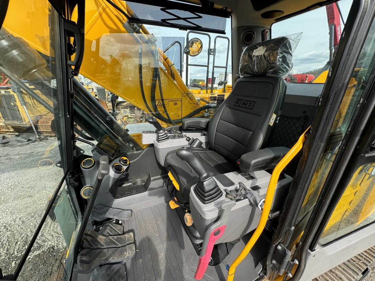 Crawler excavator JCB 220X LC / DEMO / nur 70h / 2022 / X-Line PRO: picture 11