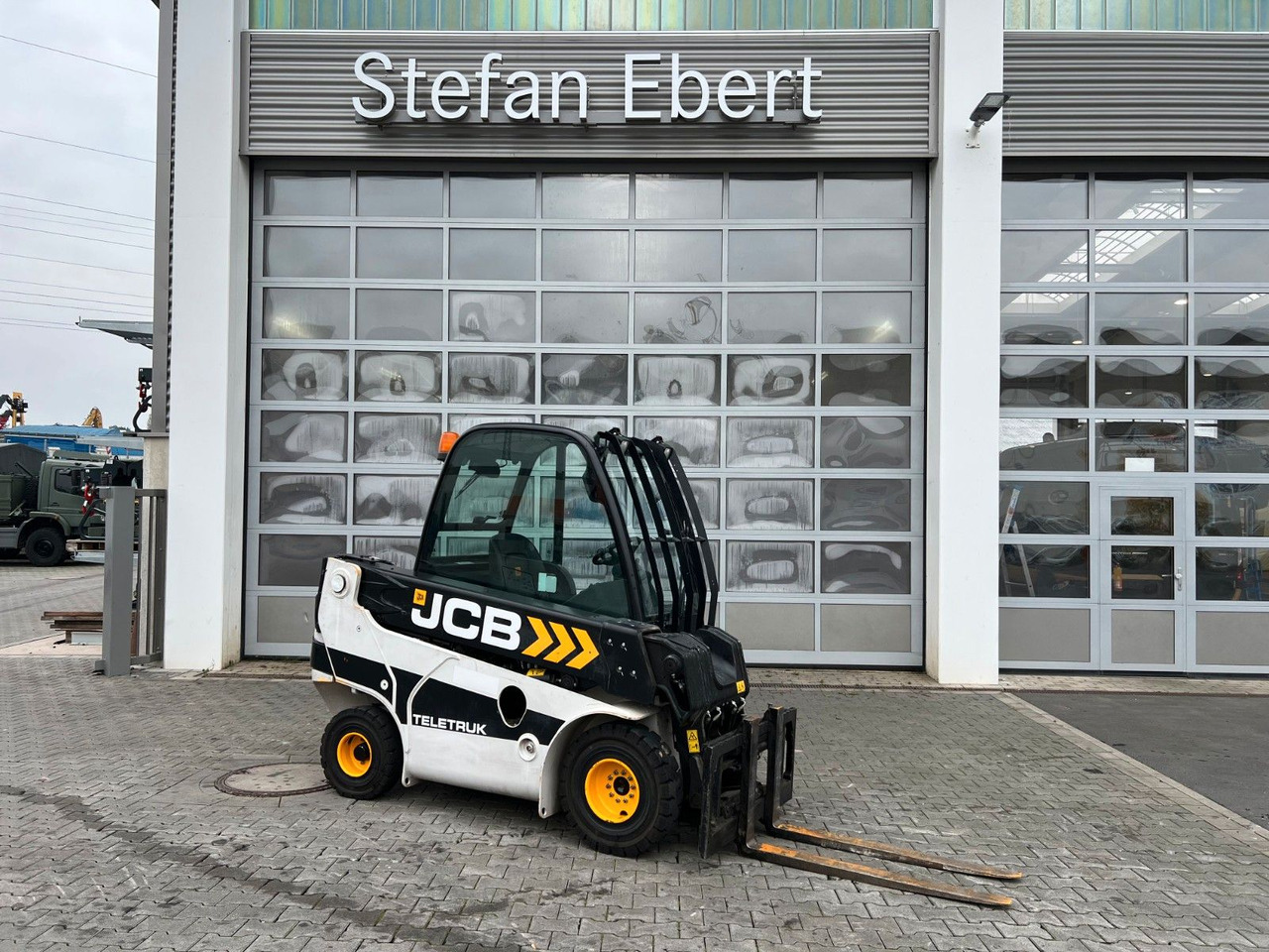 JCB TLT 30D 2WD / nur 1.948h! - Telescopic handler: picture 1 JCB TLT 30D 2WD / nur 1.948h! - Telescopic handler: picture 1