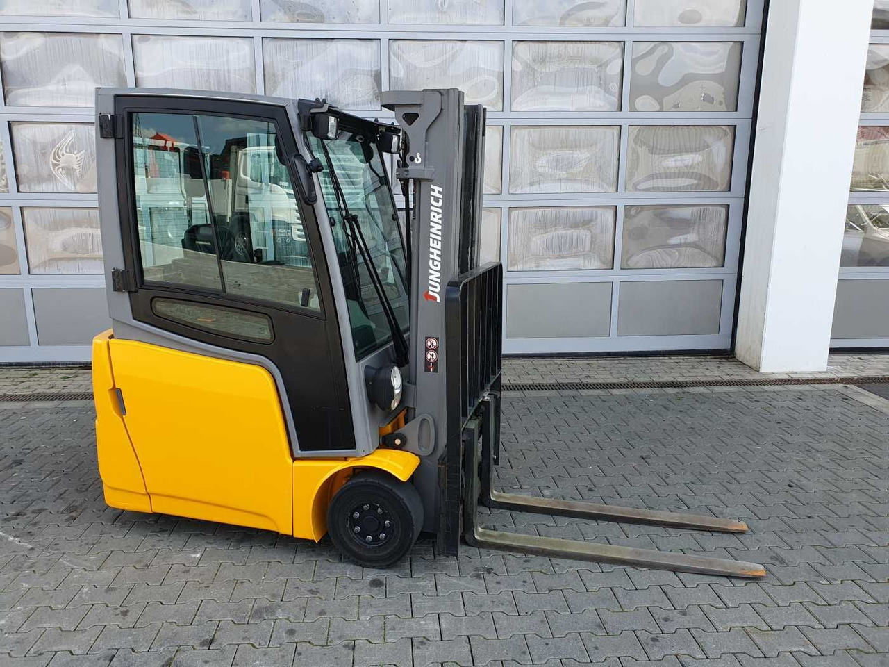 Jungheinrich EFG 215 / Triplex: 4.25m! / SS / 4.166h / 2024 - Electric forklift: picture 2 Jungheinrich EFG 215 / Triplex: 4.25m! / SS / 4.166h / 2024 - Electric forklift: picture 2