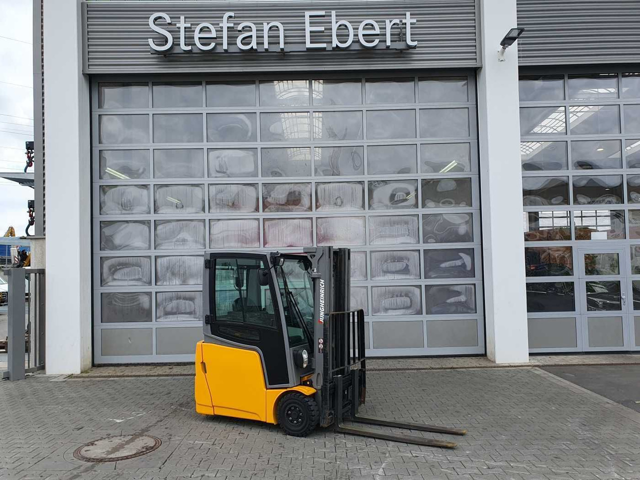 Jungheinrich EFG 215 / Triplex: 4.25m! / SS / 4.297h! - Electric forklift: picture 1 Jungheinrich EFG 215 / Triplex: 4.25m! / SS / 4.297h! - Electric forklift: picture 1