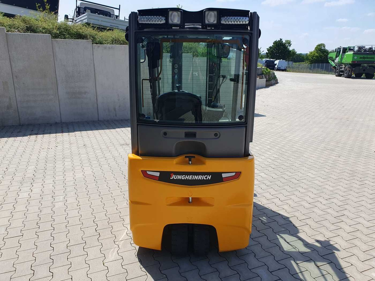 Jungheinrich EFG 215 / Triplex: 4.25m! / SS / nur 1.368h! - Electric forklift: picture 5 Jungheinrich EFG 215 / Triplex: 4.25m! / SS / nur 1.368h! - Electric forklift: picture 5