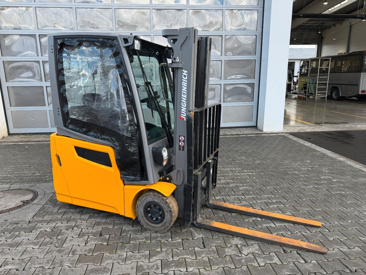 Jungheinrich EFG 215 / Triplex: 4.25m! / SS / nur 3.092h! - Electric forklift: picture 5 Jungheinrich EFG 215 / Triplex: 4.25m! / SS / nur 3.092h! - Electric forklift: picture 5
