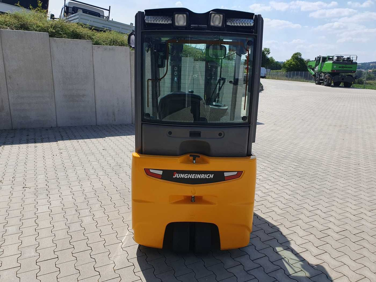 Jungheinrich EFG 215 / Triplex: 4.25m! / nur 3.439h! / 2022 - Electric forklift: picture 5 Jungheinrich EFG 215 / Triplex: 4.25m! / nur 3.439h! / 2022 - Electric forklift: picture 5
