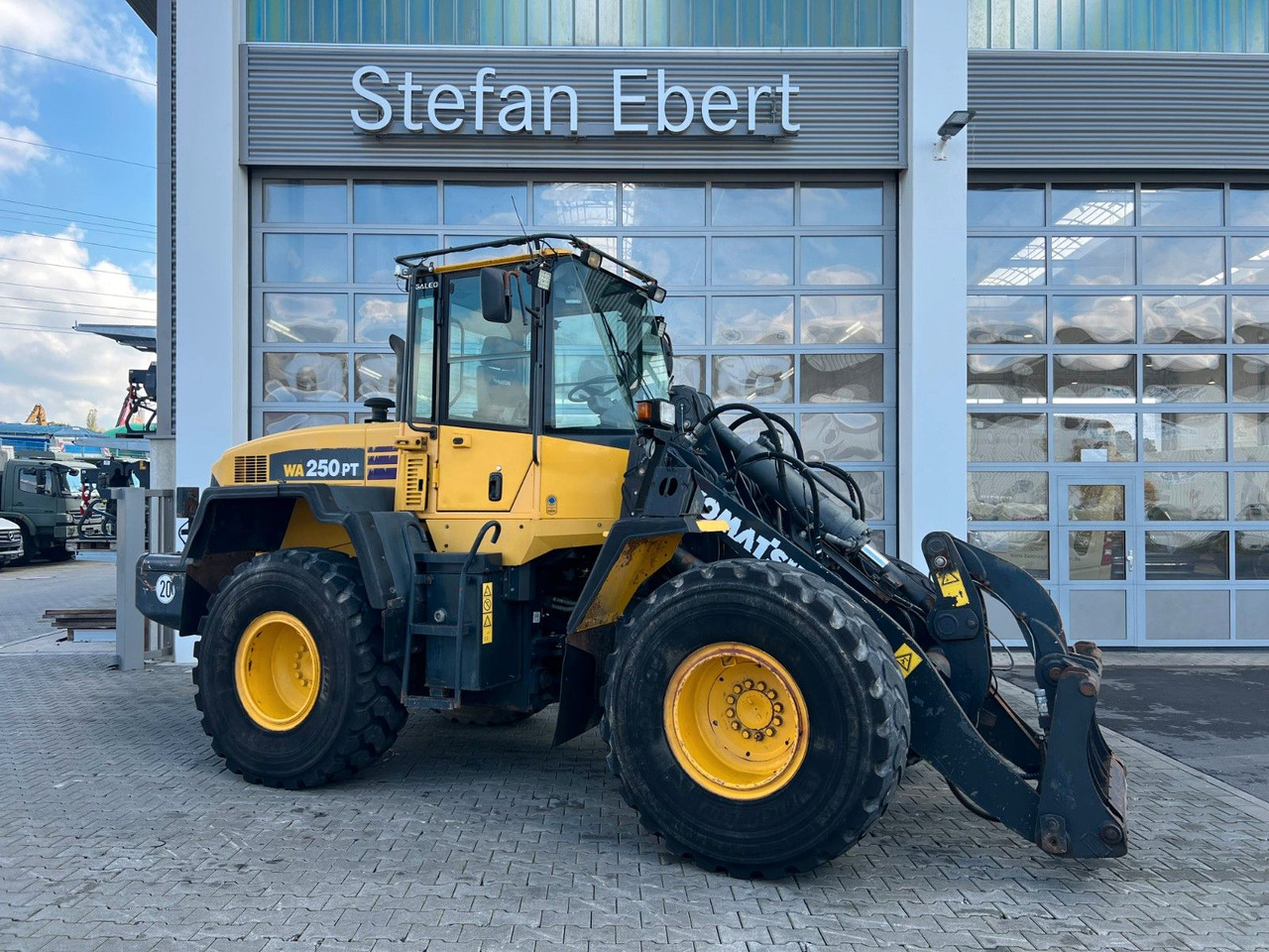 Komatsu WA 250 PT - 5H / 12.390h / - Wheel loader: picture 1 Komatsu WA 250 PT - 5H / 12.390h / - Wheel loader: picture 1