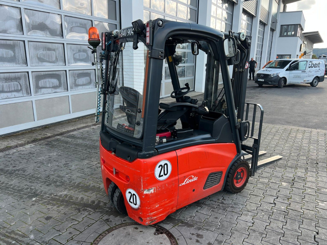 Linde E14 - 01 / Triplex: 4.10m! / SS / nur 986h! - Electric forklift: picture 4 Linde E14 - 01 / Triplex: 4.10m! / SS / nur 986h! - Electric forklift: picture 4