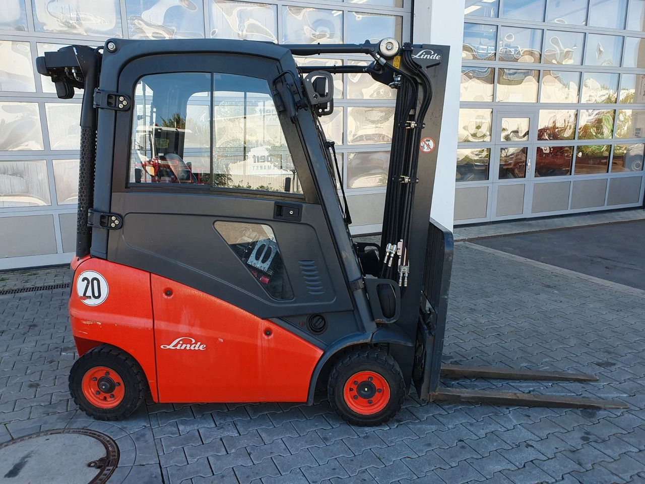 Linde H14D-01 / Triplex: 4,6m / 2014 / Klima / SS - Diesel forklift: picture 3 Linde H14D-01 / Triplex: 4,6m / 2014 / Klima / SS - Diesel forklift: picture 3