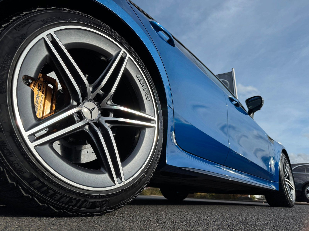 Mercedes-Benz AMG GT 63 S Keramik+AirM+Burm+Distr+SitzKlima - Coupe: picture 5 Mercedes-Benz AMG GT 63 S Keramik+AirM+Burm+Distr+SitzKlima - Coupe: picture 5