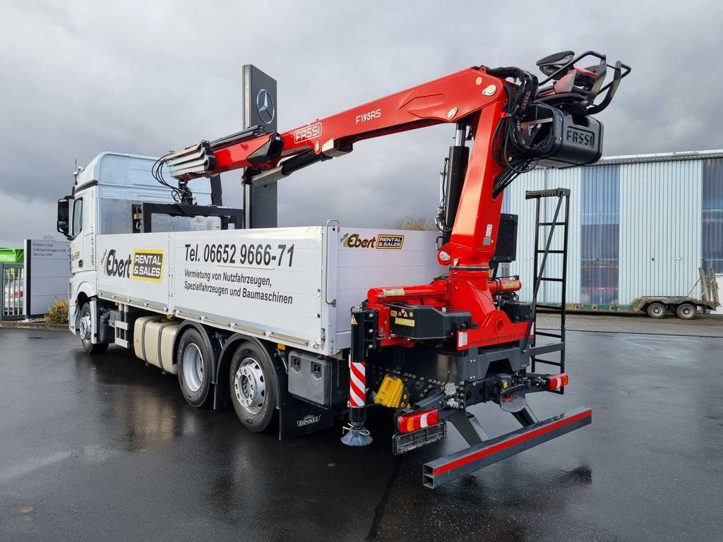 Interior photo 1: Crane truck, Dropside/ Flatbed truck Mercedes-Benz Actros 2745 L 6x2 Baustoffpritsche+Kran Retarder Mercedes-Benz Actros 2745 L 6x2 Baustoffpritsche+Kran Retarder