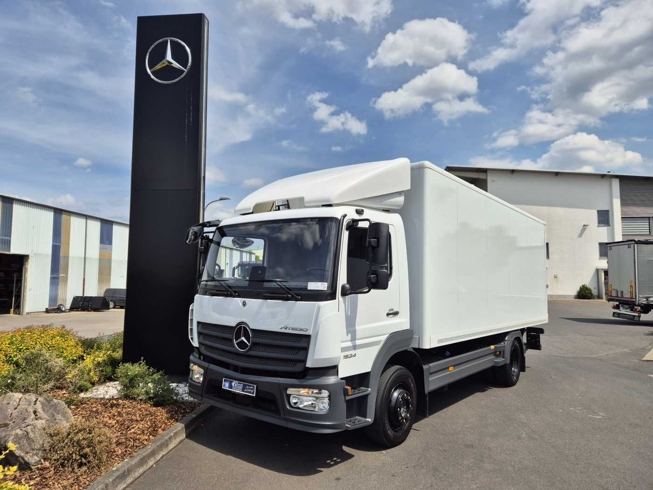Mercedes-Benz Atego 1524 L LBW 1.500kg Standheizung Klima - Box truck: picture 1 Mercedes-Benz Atego 1524 L LBW 1.500kg Standheizung Klima - Box truck: picture 1