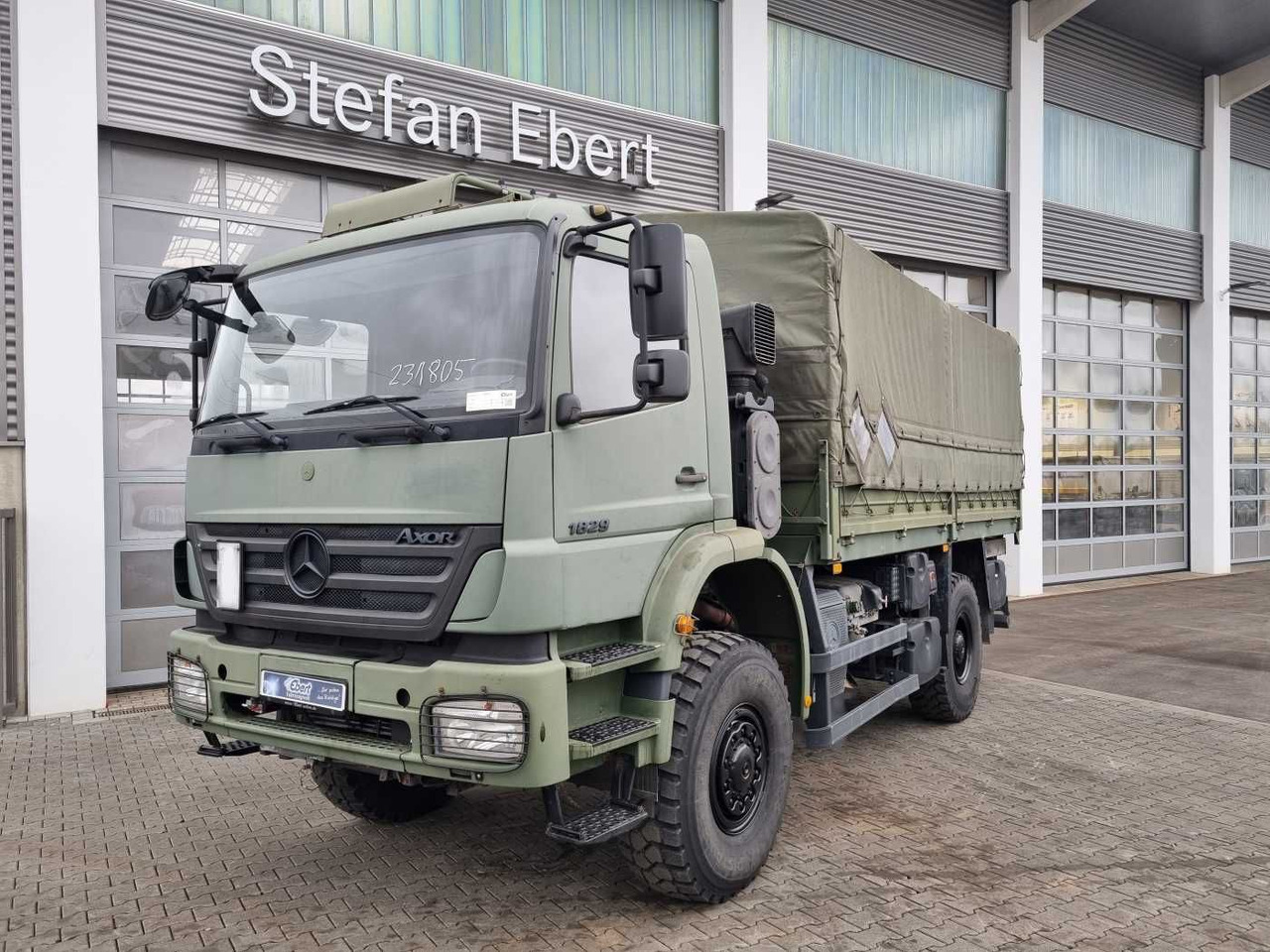 Mercedes-Benz Axor 1829 A 4x4 Pritsche/Plane 10 Stück - Curtainsider truck: picture 2 Mercedes-Benz Axor 1829 A 4x4 Pritsche/Plane 10 Stück - Curtainsider truck: picture 2