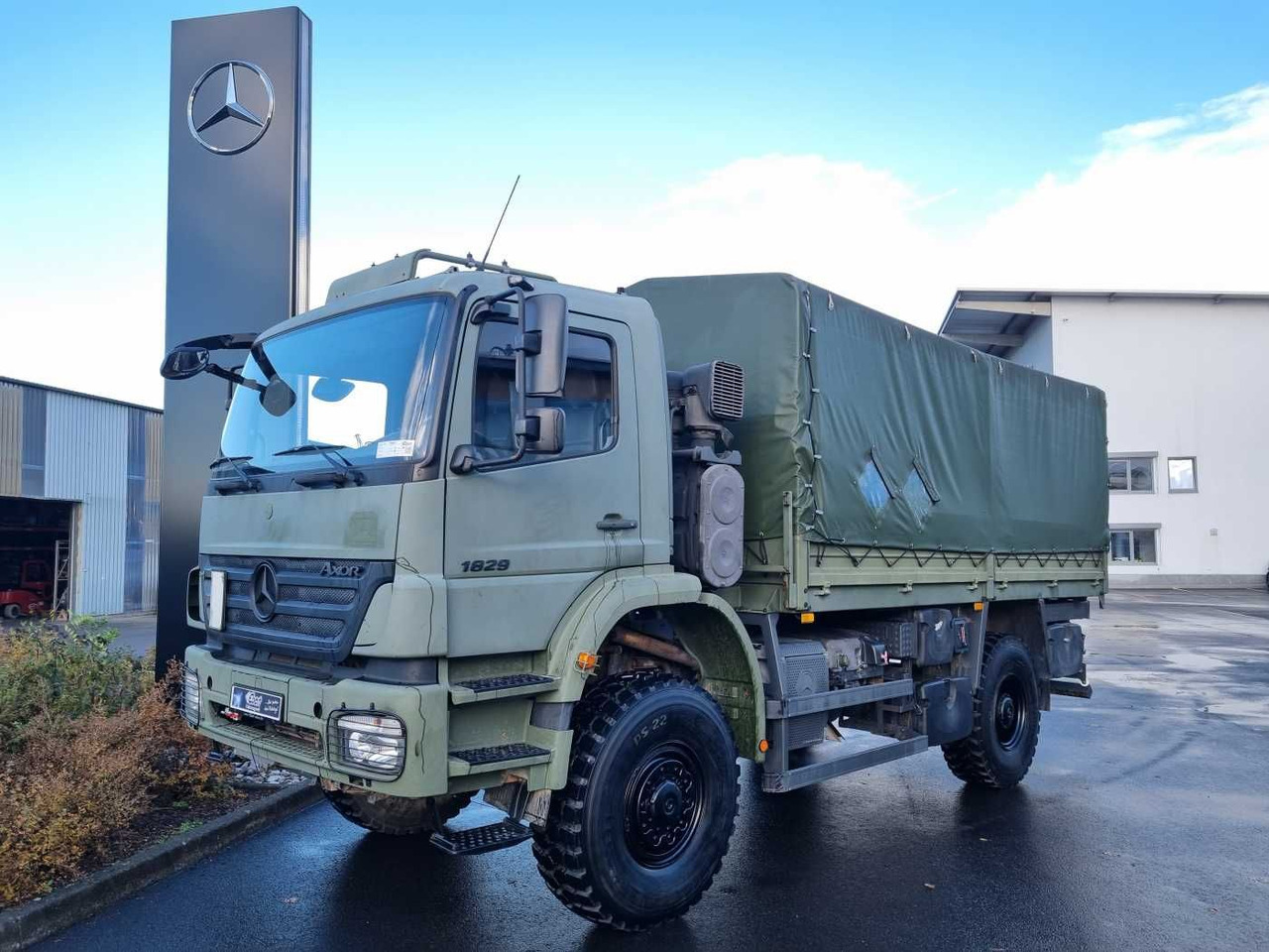 Mercedes-Benz Axor 1829 A 4x4 Pritsche/Plane 10 Stück - Curtainsider truck: picture 1 Mercedes-Benz Axor 1829 A 4x4 Pritsche/Plane 10 Stück - Curtainsider truck: picture 1
