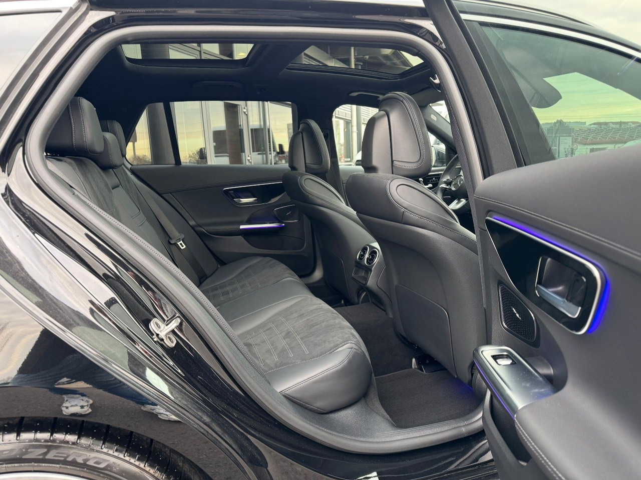 Mercedes-Benz C 200d T AMG+Pano+AHK+Distr+Digital+360 - Station wagon: picture 5 Mercedes-Benz C 200d T AMG+Pano+AHK+Distr+Digital+360 - Station wagon: picture 5