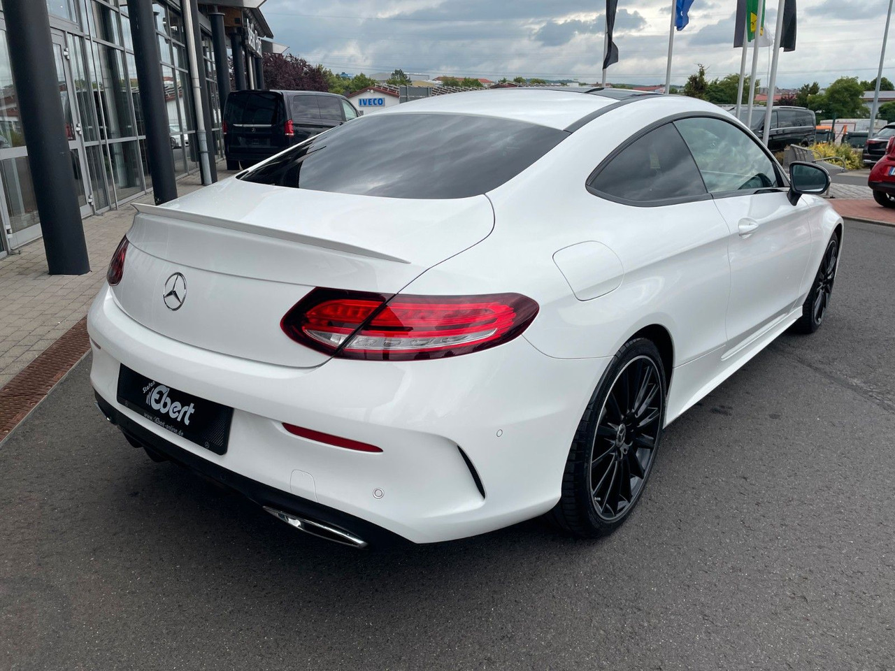 Mercedes-Benz C 220 d Coupe AMG+Pano+R-Kamera+Night+Carplay - Car: picture 4 Mercedes-Benz C 220 d Coupe AMG+Pano+R-Kamera+Night+Carplay - Car: picture 4