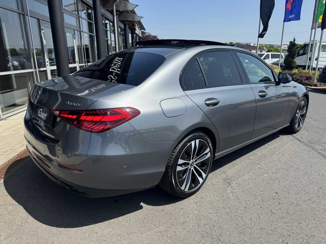 Mercedes-Benz C 300 4M Avantgarde+Pano+Bumester+AHK+RFK+ Night - Sedan: picture 4 Mercedes-Benz C 300 4M Avantgarde+Pano+Bumester+AHK+RFK+ Night - Sedan: picture 4