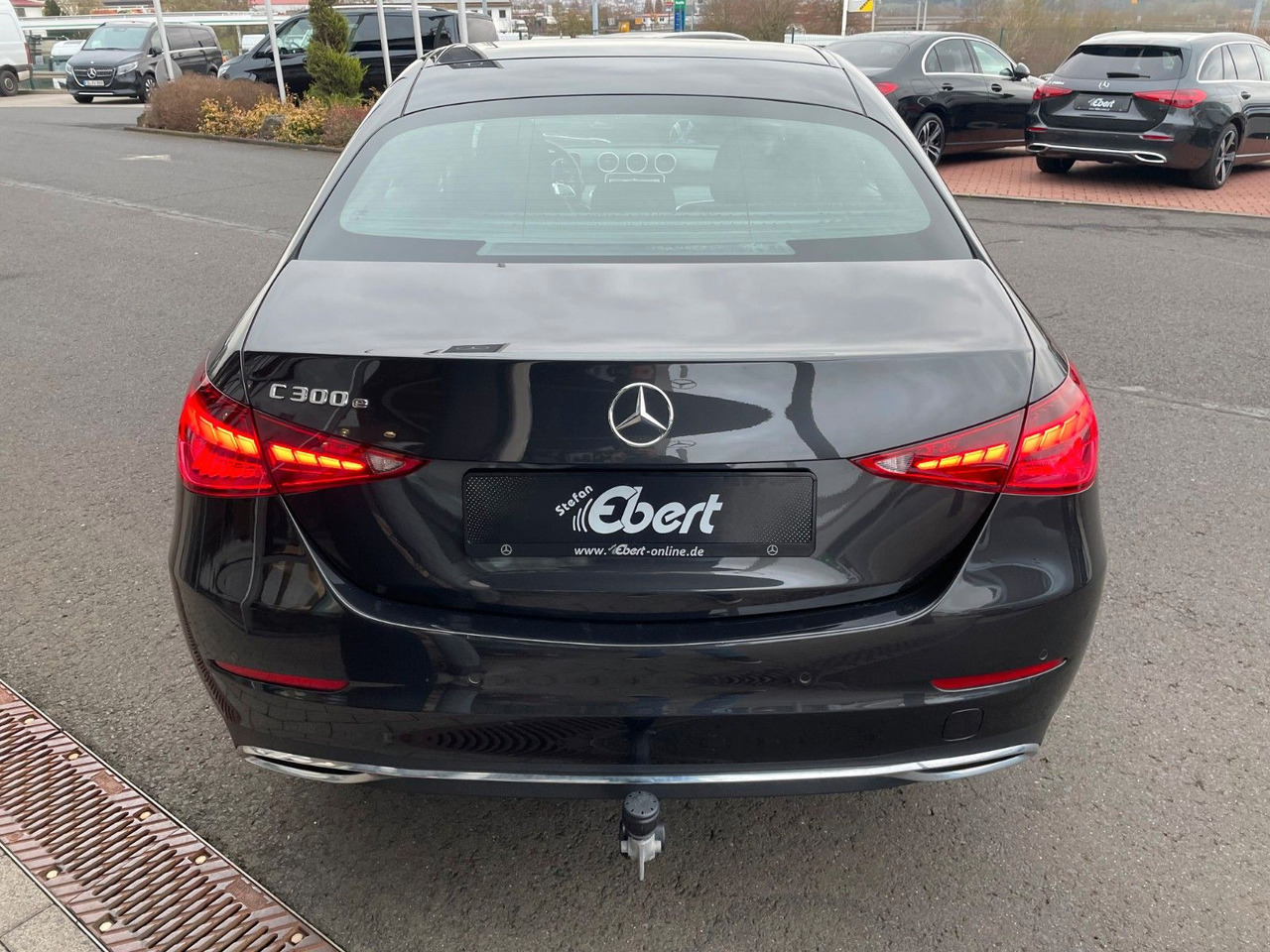 Mercedes-Benz C 300 e Avantgarde Digital+S-Dach+AHK+Distr+ - Sedan: picture 4 Mercedes-Benz C 300 e Avantgarde Digital+S-Dach+AHK+Distr+ - Sedan: picture 4