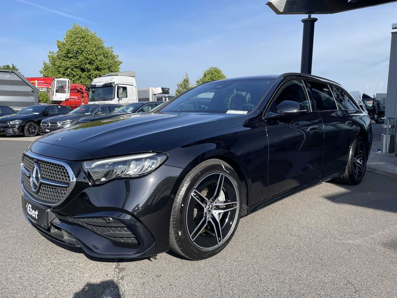 Mercedes-Benz E 220 d T AMG-Line AHK+Distr+R-Kamera +Ambiente+ - Car: picture 2 Mercedes-Benz E 220 d T AMG-Line AHK+Distr+R-Kamera +Ambiente+ - Car: picture 2