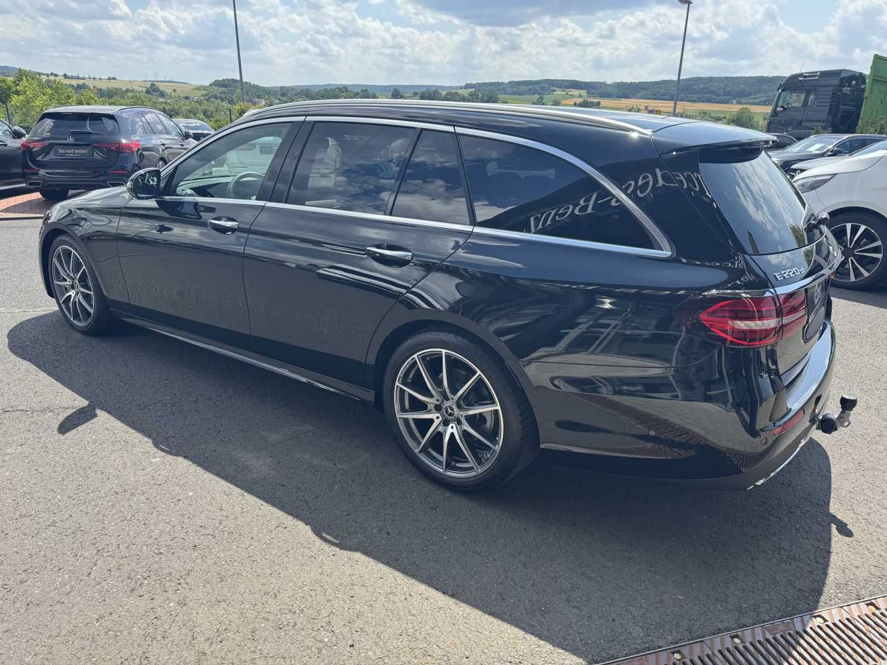 Mercedes-Benz E 220d AMG+Pano+Burm+Distr+Memory+AHK+360 - Car: picture 3 Mercedes-Benz E 220d AMG+Pano+Burm+Distr+Memory+AHK+360 - Car: picture 3