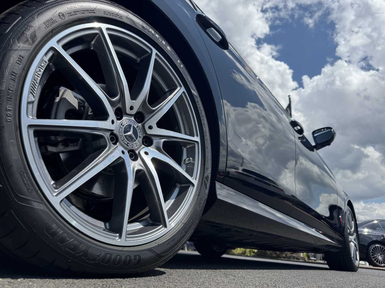 Mercedes-Benz E 220d AMG+Pano+Burm+Distr+Memory+AHK+360 - Car: picture 5 Mercedes-Benz E 220d AMG+Pano+Burm+Distr+Memory+AHK+360 - Car: picture 5