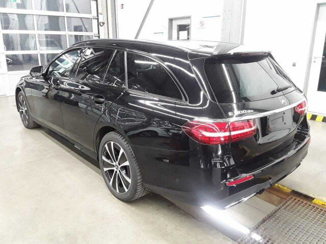Mercedes-Benz E 300 T de 4M AMG+AHK+Distr+Burm+ R-Kamera+Carpl - Car: picture 3 Mercedes-Benz E 300 T de 4M AMG+AHK+Distr+Burm+ R-Kamera+Carpl - Car: picture 3