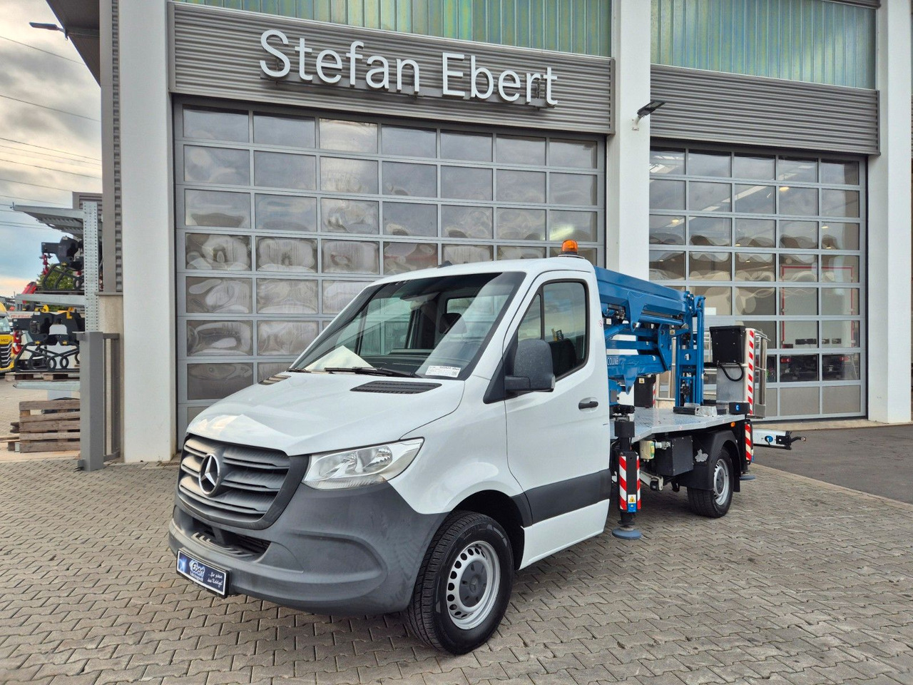 Mercedes-Benz Sprinter 314CDI Hubsteiger Ruthmann EcolineRS200 - Truck mounted aerial platform: picture 1 Mercedes-Benz Sprinter 314CDI Hubsteiger Ruthmann EcolineRS200 - Truck mounted aerial platform: picture 1
