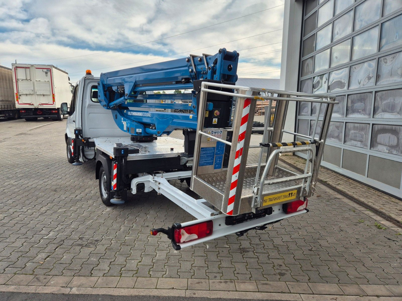 Mercedes-Benz Sprinter 314CDI Hubsteiger Ruthmann EcolineRS200 - Truck mounted aerial platform: picture 5 Mercedes-Benz Sprinter 314CDI Hubsteiger Ruthmann EcolineRS200 - Truck mounted aerial platform: picture 5