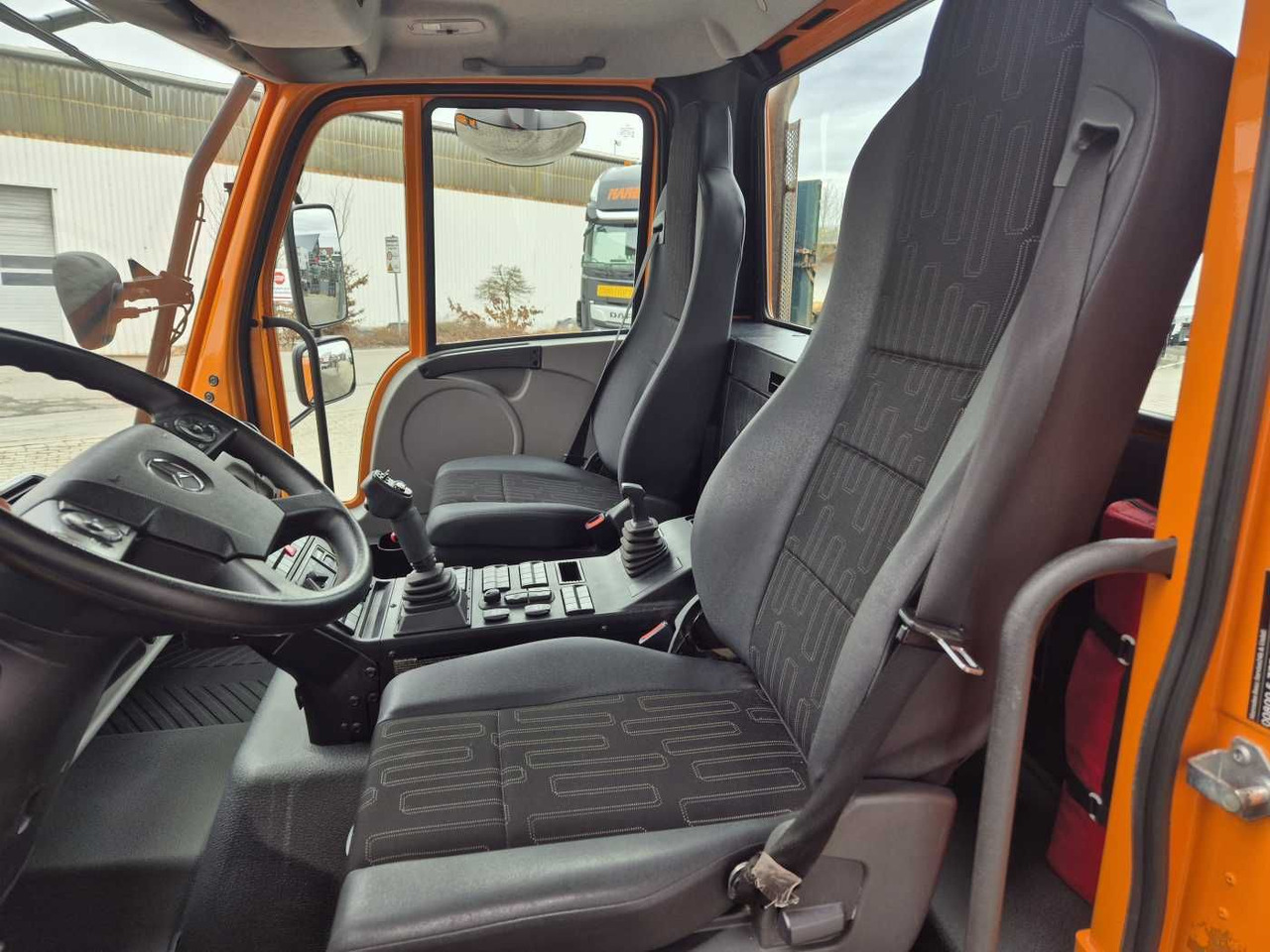 Leasing of  Mercedes-Benz Unimog U423 4x4 Hydrostat Zapfwelle Mercedes-Benz Unimog U423 4x4 Hydrostat Zapfwelle: picture 11