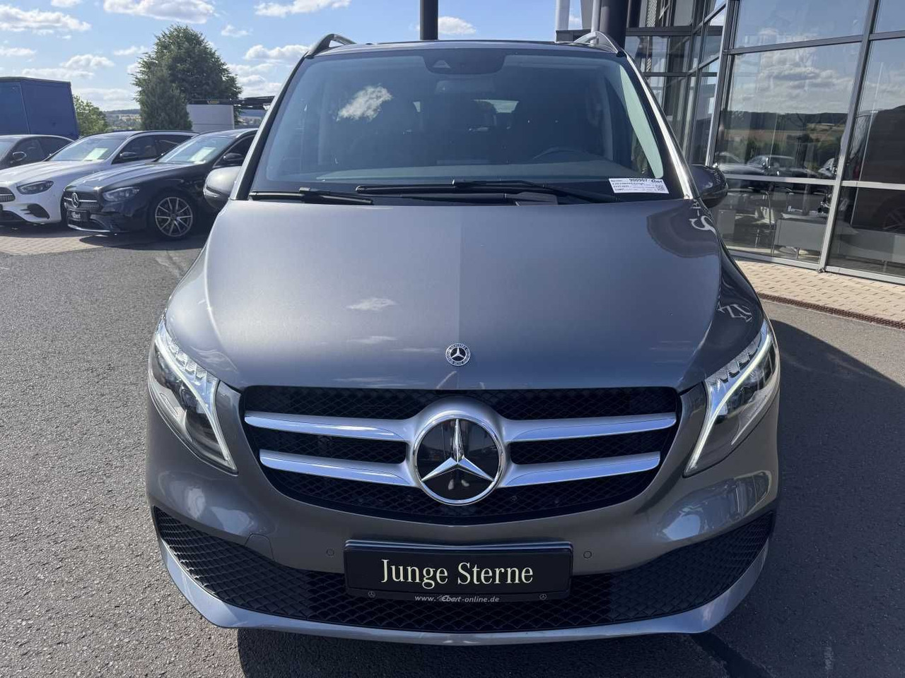 Mercedes-Benz V 220 d EDITION Liege-Paket AHK2,5 LED DAB MBUX - Passenger van: picture 2 Mercedes-Benz V 220 d EDITION Liege-Paket AHK2,5 LED DAB MBUX - Passenger van: picture 2