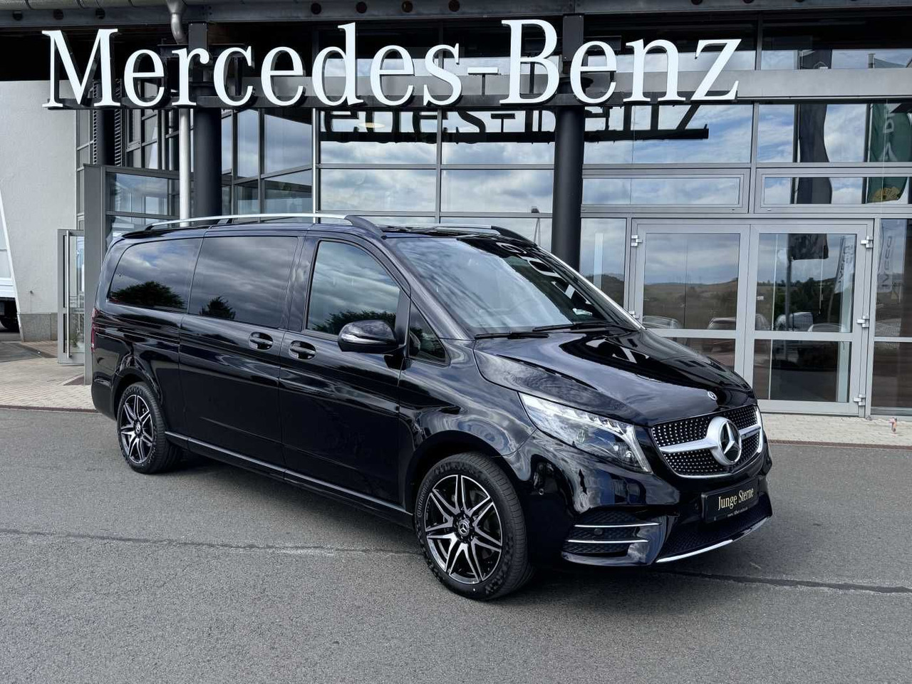 Mercedes-Benz V 300 d AVA AMG 4MATIC AIRMATIC Sitzklima el Tür - Car: picture 1 Mercedes-Benz V 300 d AVA AMG 4MATIC AIRMATIC Sitzklima el Tür - Car: picture 1