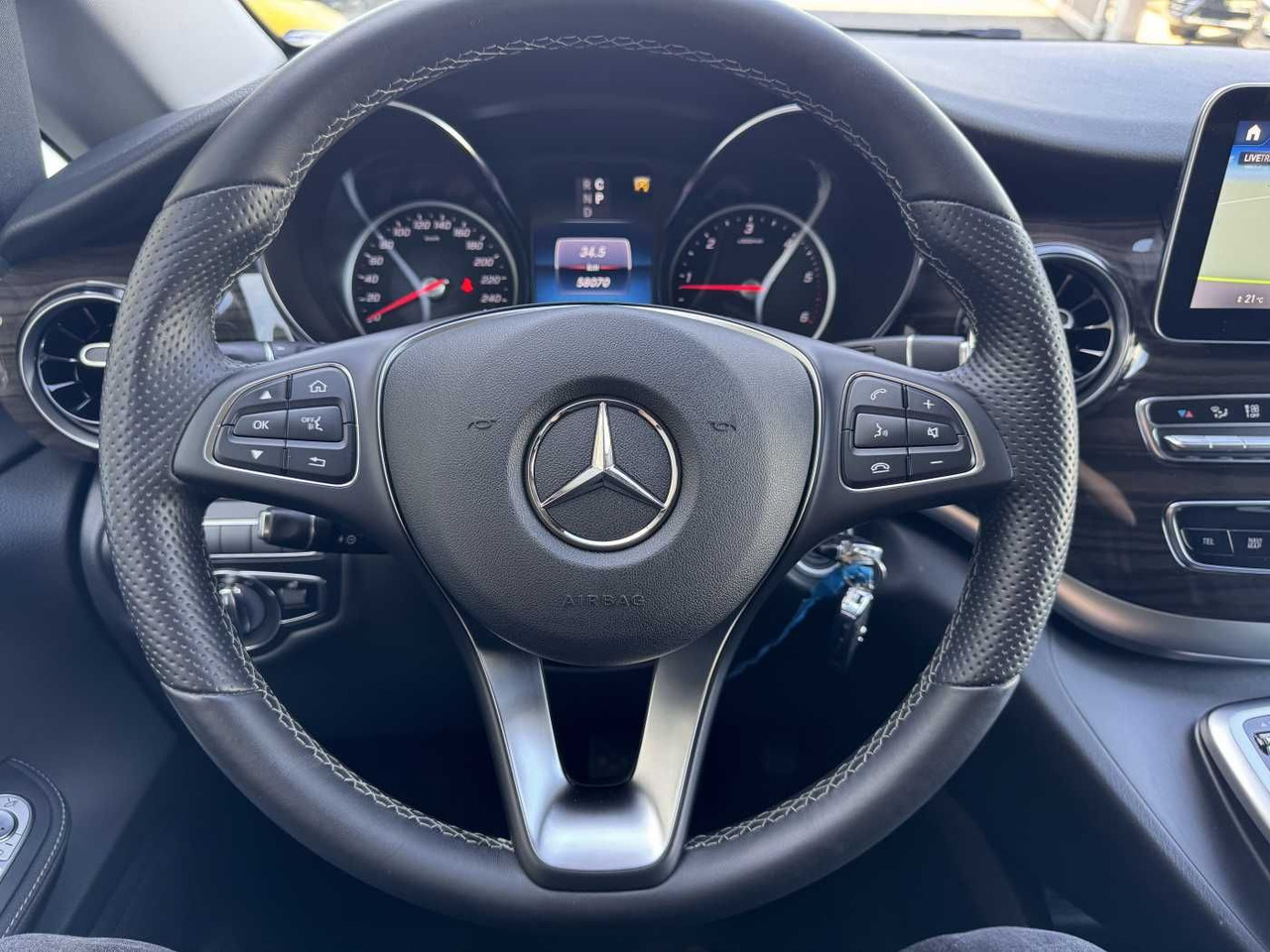 Passenger van Mercedes-Benz V 300 d AVA Extralang AIRMATIC Standheiz 360Kam: picture 14