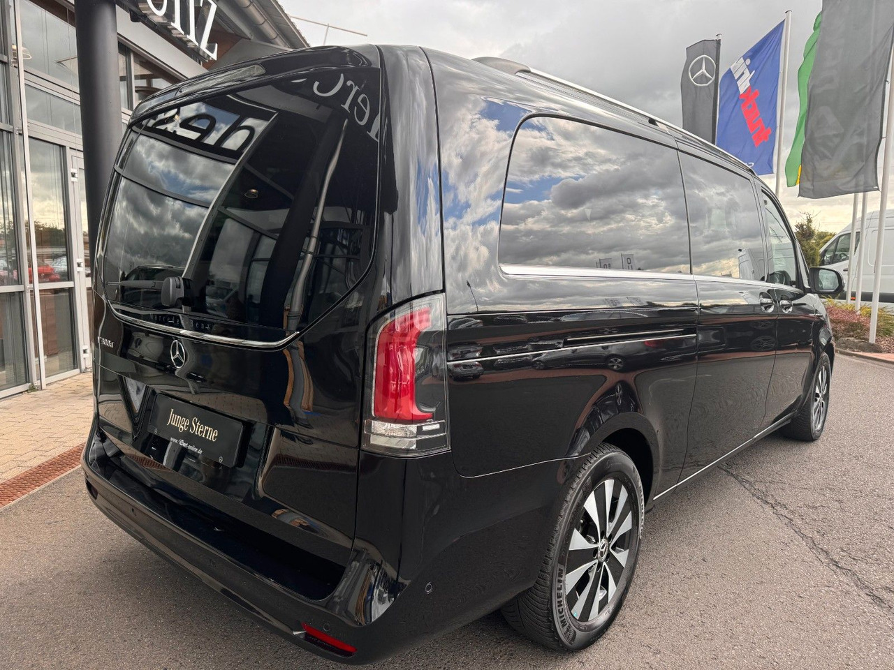 Mercedes-Benz V 300 d AVANTGARDE Extralang 360Kamera Standheiz - Passenger van: picture 4 Mercedes-Benz V 300 d AVANTGARDE Extralang 360Kamera Standheiz - Passenger van: picture 4