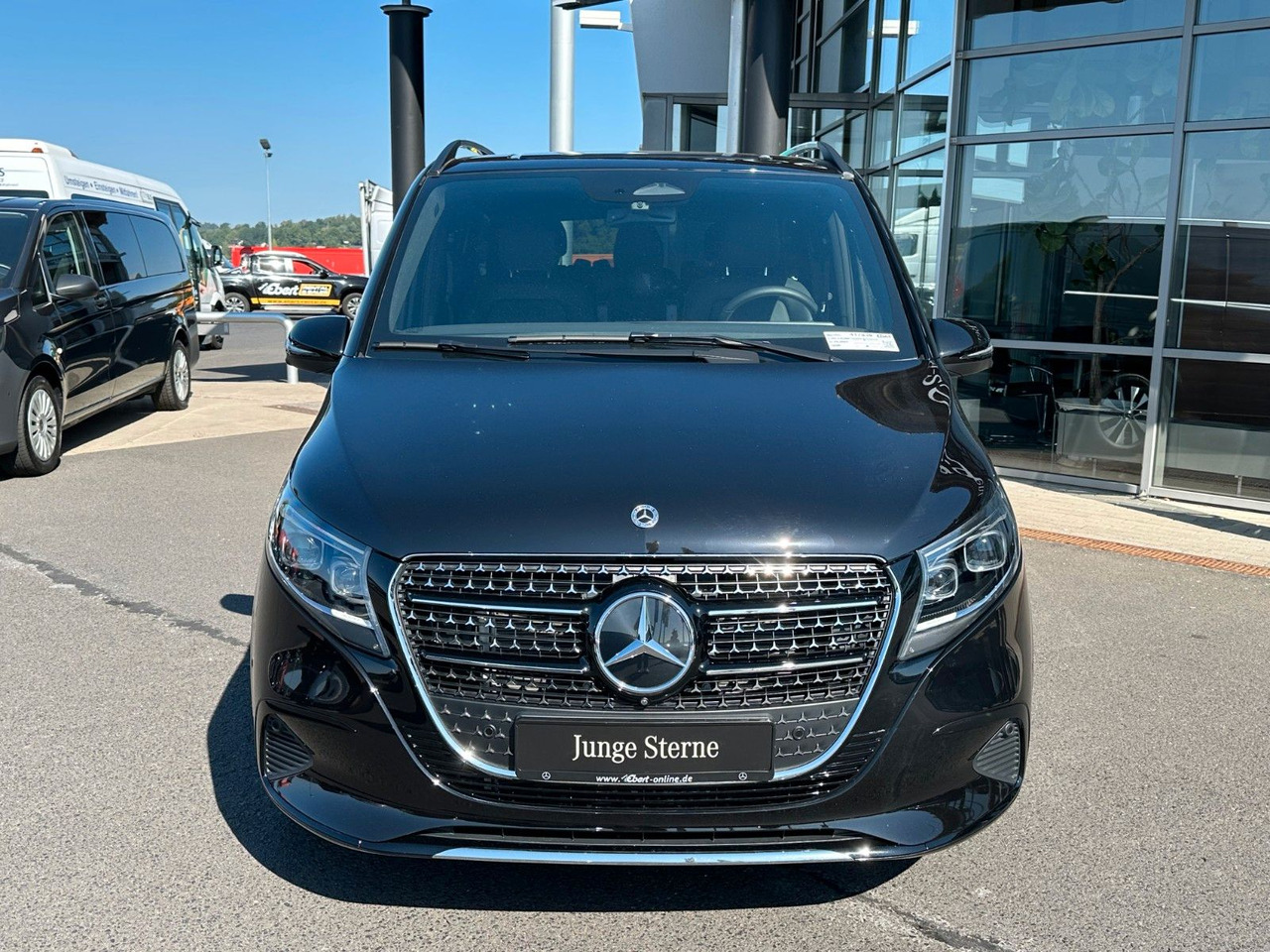 Mercedes-Benz V 300 d AVANTGARDE Extralang 360Kamera Standheiz - Passenger van: picture 2 Mercedes-Benz V 300 d AVANTGARDE Extralang 360Kamera Standheiz - Passenger van: picture 2