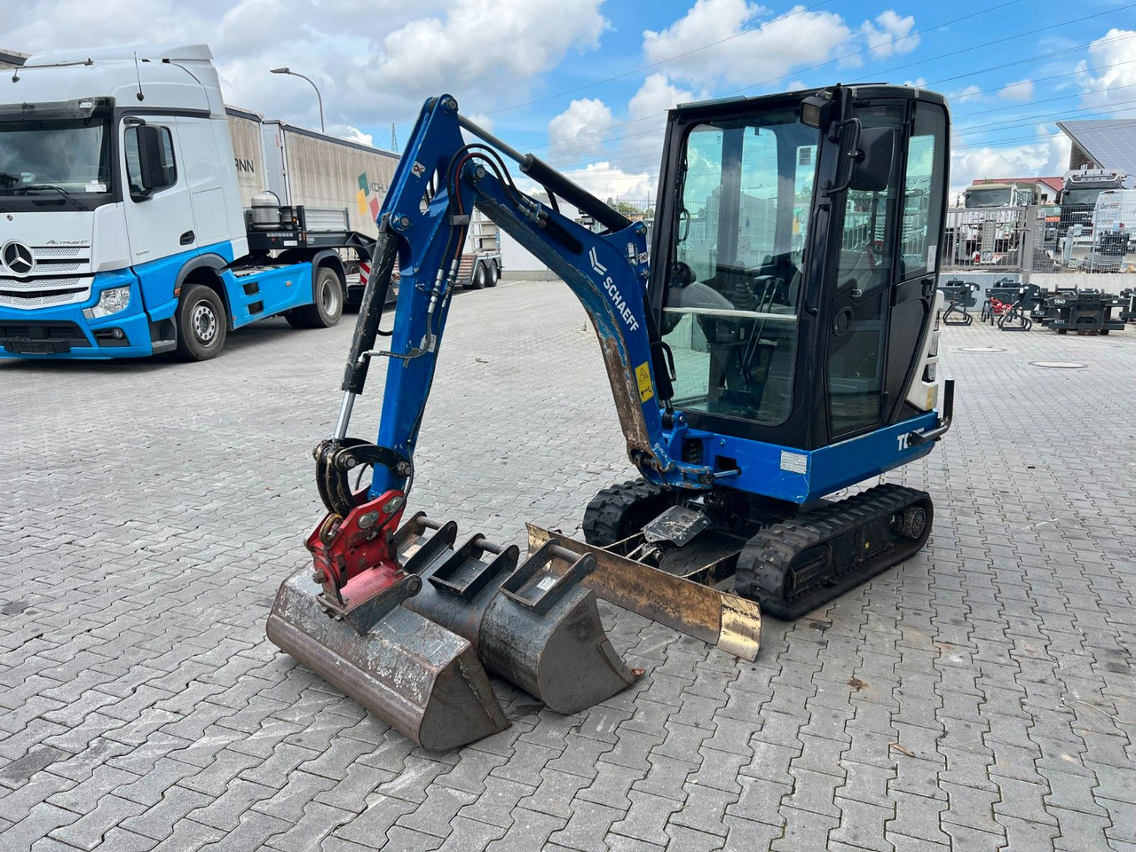 Mini excavator Terex TC16 / 2017 / 1.769h / Löffelpaket / Powertilt: picture 8
