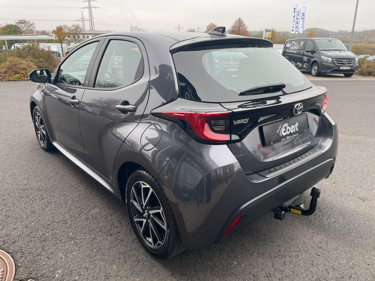 Toyota Yaris 1.5 VVT-iE Aut. Team D AHK+R-Kamera+SHZ - Car: picture 4 Toyota Yaris 1.5 VVT-iE Aut. Team D AHK+R-Kamera+SHZ - Car: picture 4