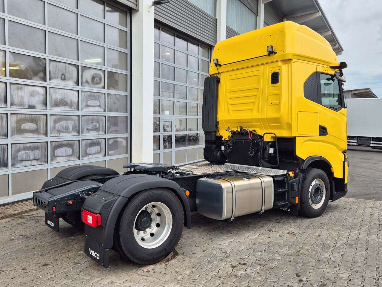 Tractor unit Iveco X-Way AS440X58T/FP ON 4x2 Hydraulik Mirror-Cams: picture 8