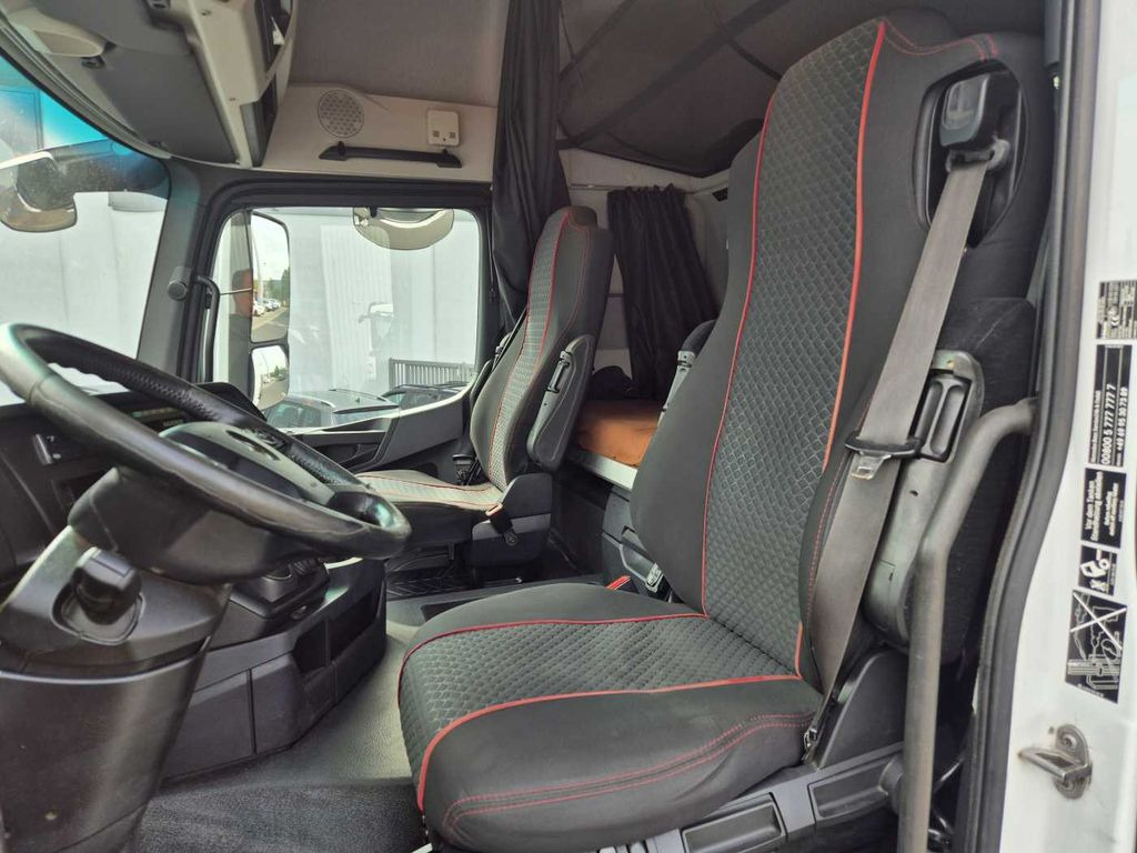 Interior photo 1: Tractor unit Mercedes-Benz Arocs 1845 LS 4x4 HAD Retarder Hydraulik Navi Mercedes-Benz Arocs 1845 LS 4x4 HAD Retarder Hydraulik Navi