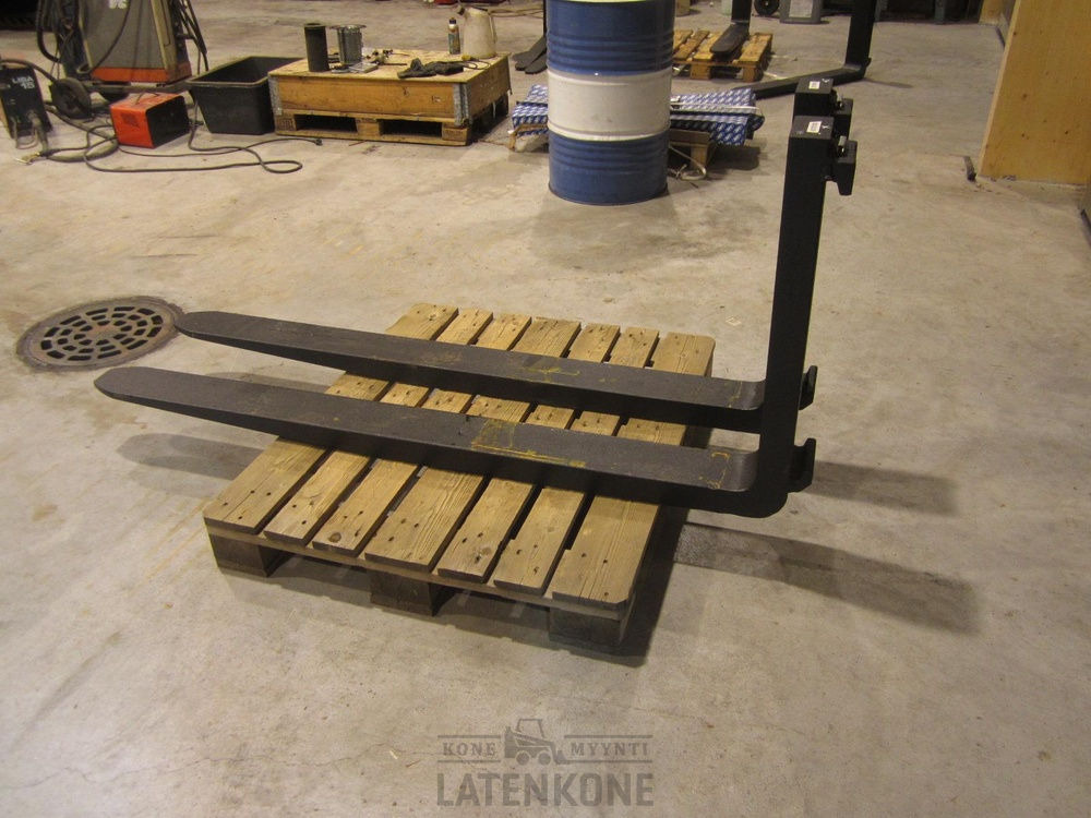 Laten Trukkihaarukat 8ton 1800mm FEM4A - Forks for Construction machinery: picture 2 Laten Trukkihaarukat 8ton 1800mm FEM4A - Forks for Construction machinery: picture 2