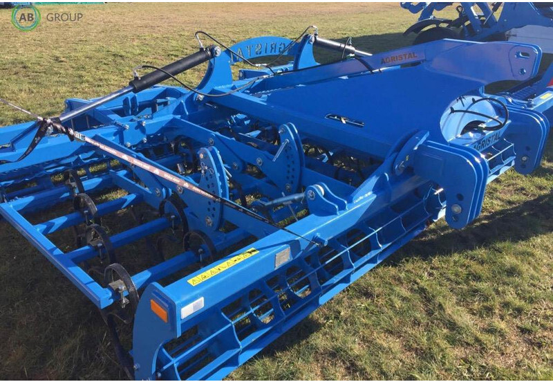 AGRISTAL Hydraulically folding seedbed cultivator/ - Cultivator: picture 2 AGRISTAL Hydraulically folding seedbed cultivator/ - Cultivator: picture 2