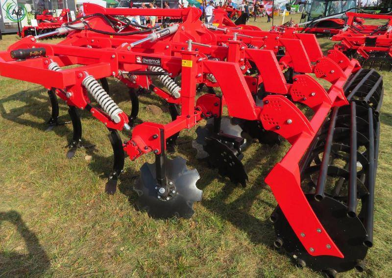 Awemak hydraulic foldable no-till cultivator Matador M42, 4.2 m - Cultivator: picture 3 Awemak hydraulic foldable no-till cultivator Matador M42, 4.2 m - Cultivator: picture 3