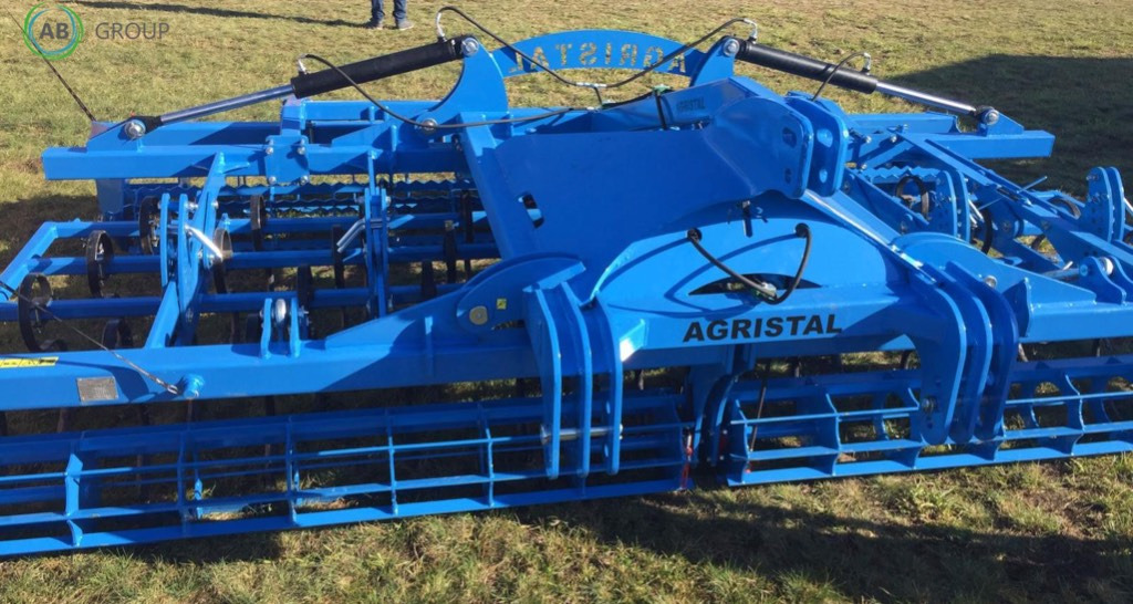 Hydraulically folding seedbed cultivator 4,2 m Agristal AU - Cultivator: picture 1 Hydraulically folding seedbed cultivator 4,2 m Agristal AU - Cultivator: picture 1