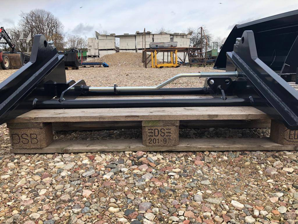 Hydrometal JCB Q-FIT / EURO adapter - Quick coupler for Agricultural machinery: picture 5 Hydrometal JCB Q-FIT / EURO adapter - Quick coupler for Agricultural machinery: picture 5