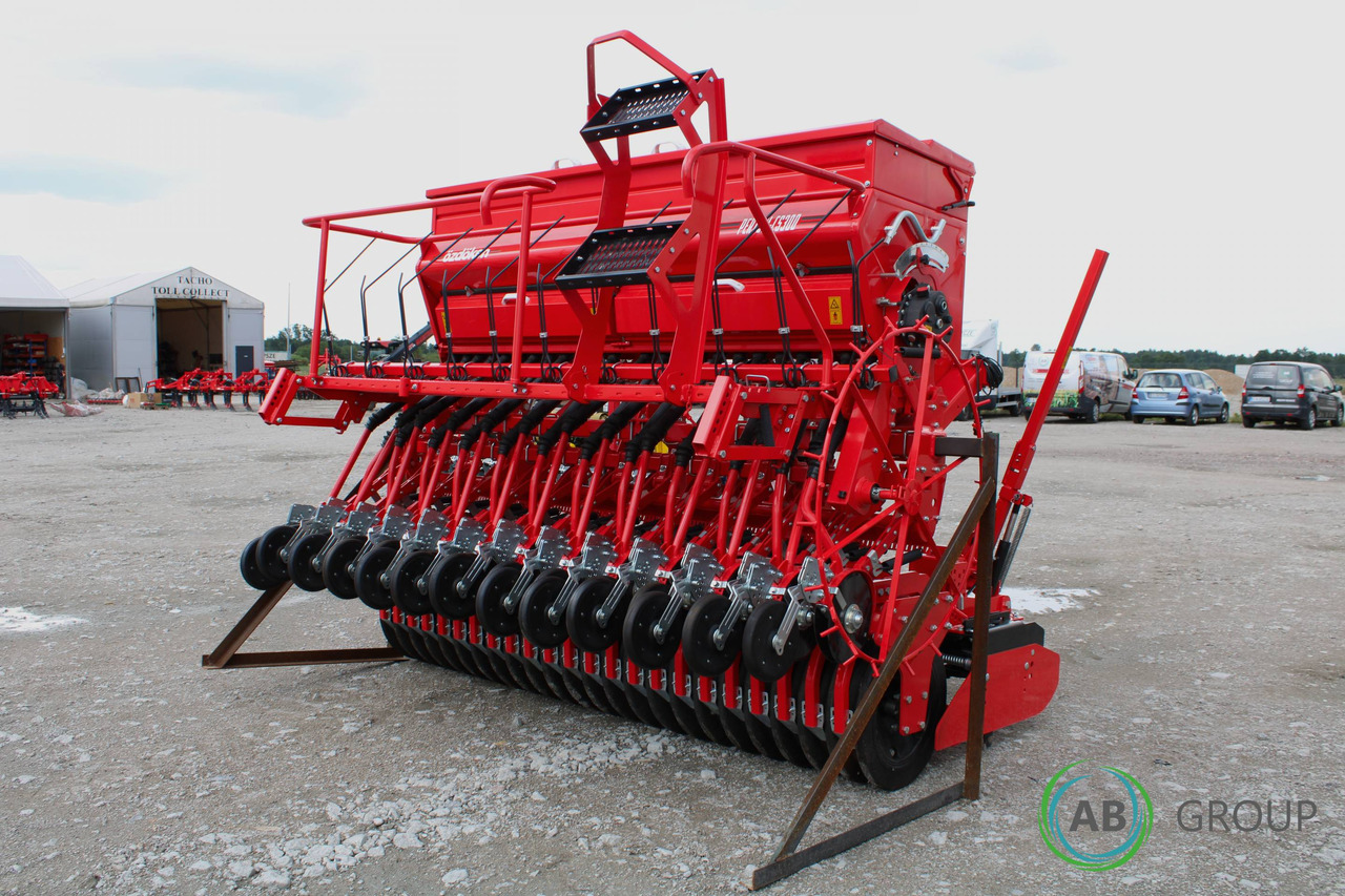 Mounted seed drill combination with power harrow Ozdoken Pertum CS-300 – double disc, rubber roller - Combine seed drill: picture 2 Mounted seed drill combination with power harrow Ozdoken Pertum CS-300 – double disc, rubber roller - Combine seed drill: picture 2