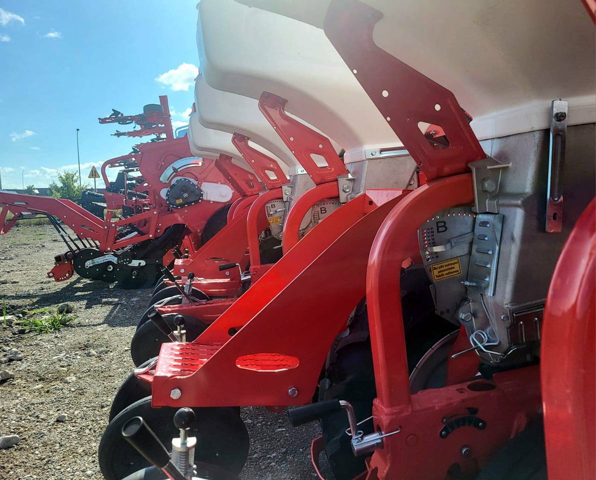 Six-row pneumatic precision seeder with depth fertilization Ozdoken VPKT-DG6 - Precision sowing machine: picture 4 Six-row pneumatic precision seeder with depth fertilization Ozdoken VPKT-DG6 - Precision sowing machine: picture 4